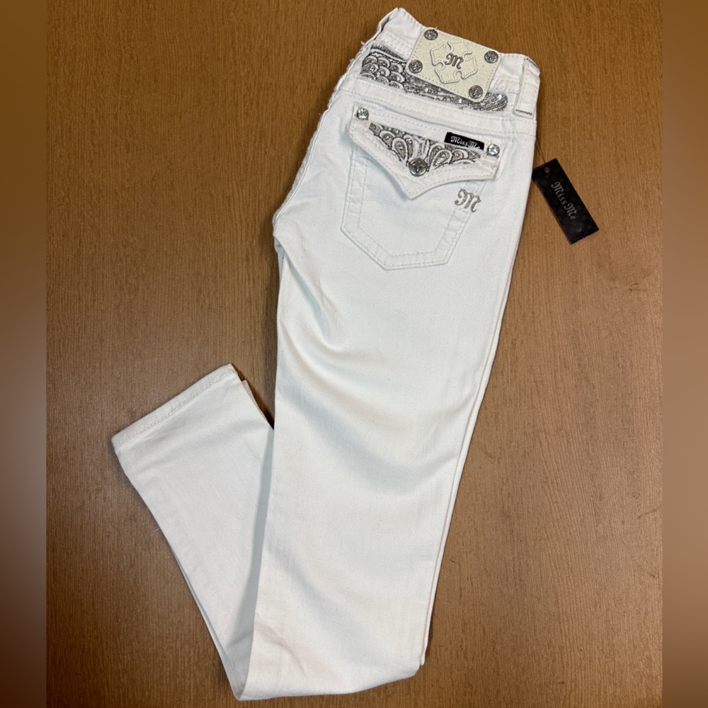 White with bling pockets MissMe jeans ‼️brand new‼️